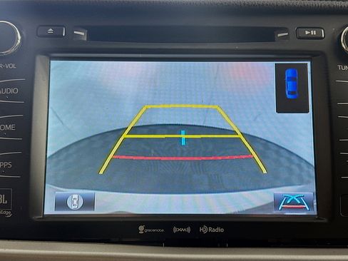 Used 2017 Toyota Highlander Limited Platinum image 23