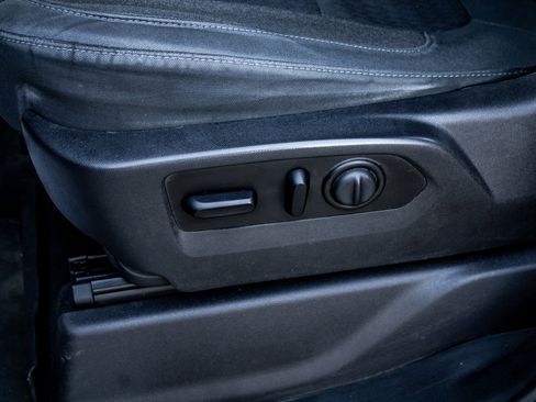 Used 2019 GMC Sierra 1500 SLE w/ SLE Value Package image 20