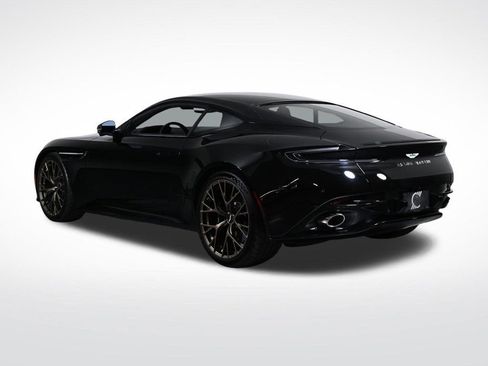 Used 2024 Aston Martin DB12 Coupe RWD image 3