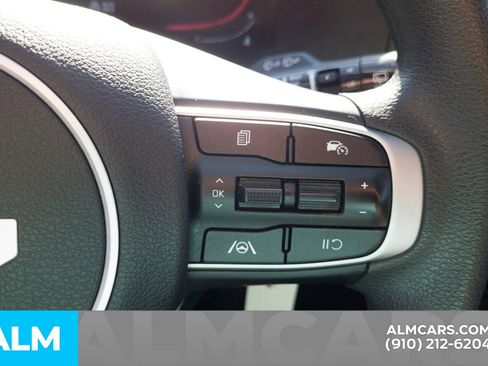 Used 2024 Kia Sportage LX image 23