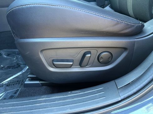 Used 2025 MAZDA CX-50 AWD 2.5 S w/ Premium Package image 22