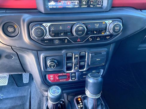 Used 2020 Jeep Gladiator Rubicon AWD/4WD image 32