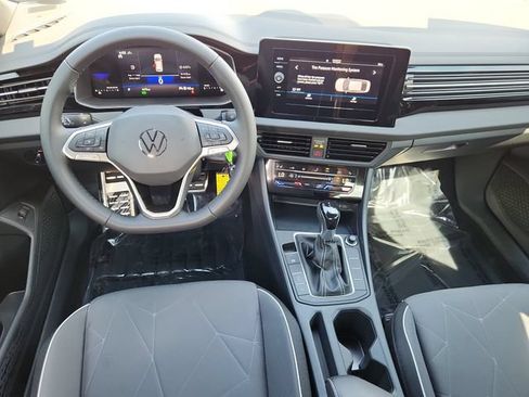 Certified 2025 Volkswagen Jetta Sport FWD image 9