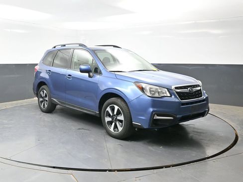 Used 2018 Subaru Forester 2.5i Premium w/ All-Weather Package AWD/4WD image 3