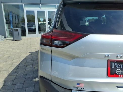 Certified 2023 Nissan Rogue SV image 14