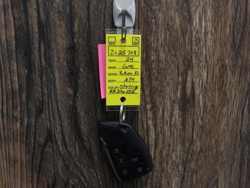 Used 2024 GMC Yukon XL AT4 w/ Technology Package image 39