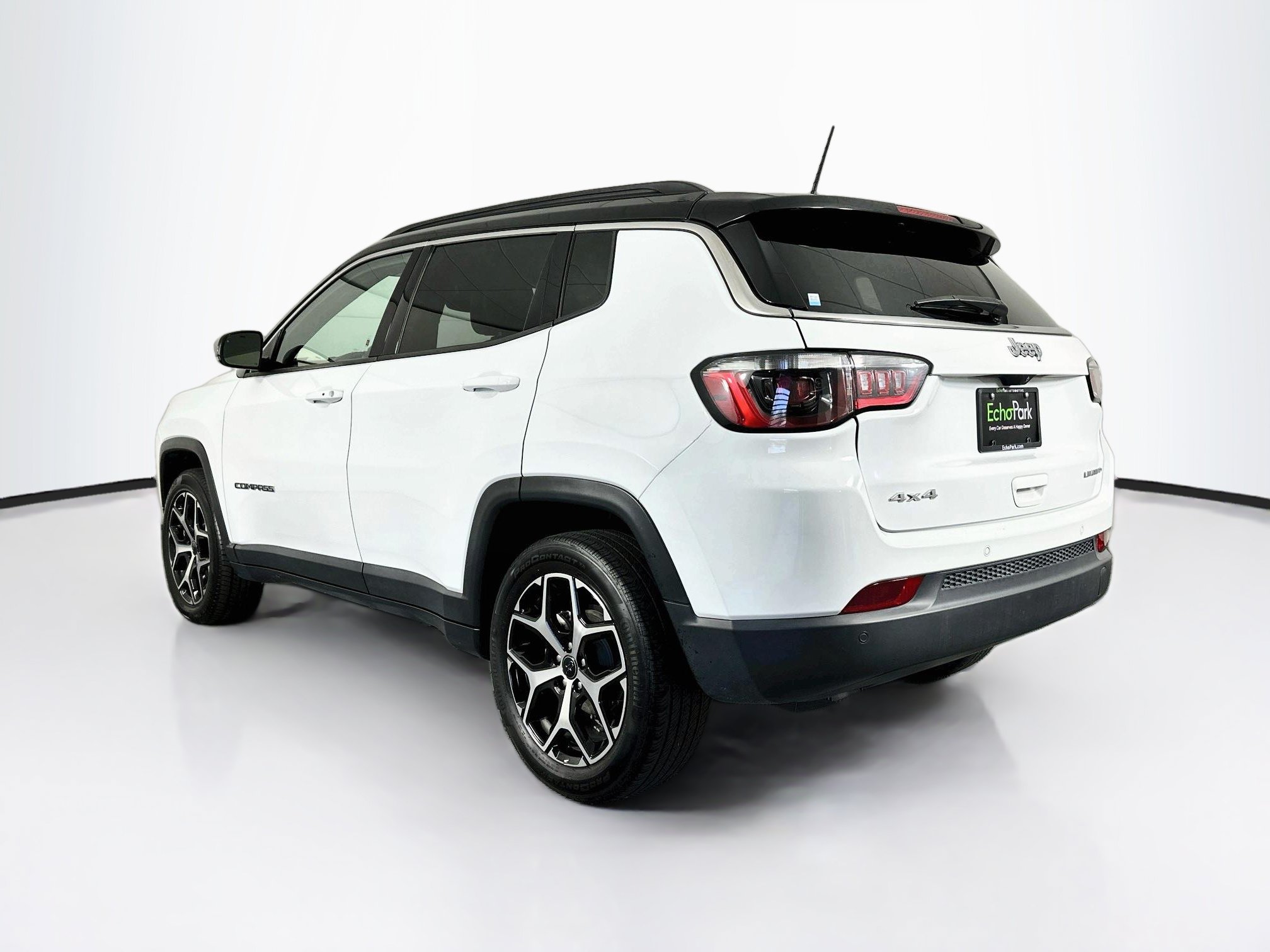 Used 2025 Jeep Compass Limited AWD/4WD image 5