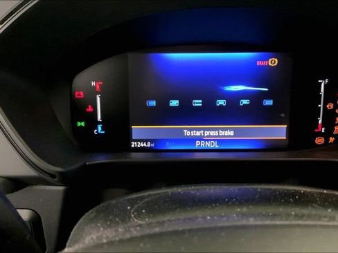 Used 2024 Ford Escape ST-Line w/ Tech Pack #1 FWD image 9