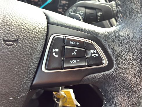Used 2017 Ford Escape SE w/ Equipment Group 201A FWD image 37