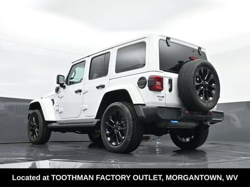 Used 2023 Jeep Wrangler Unlimited Sahara w/ Dual Top Group AWD/4WD image 26