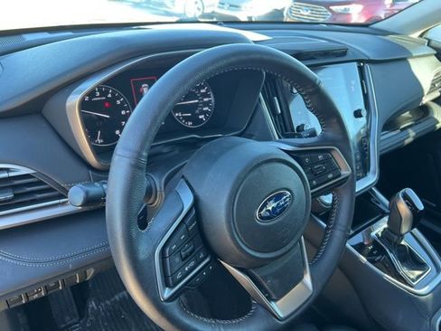 Used 2025 Subaru Outback Limited image 11