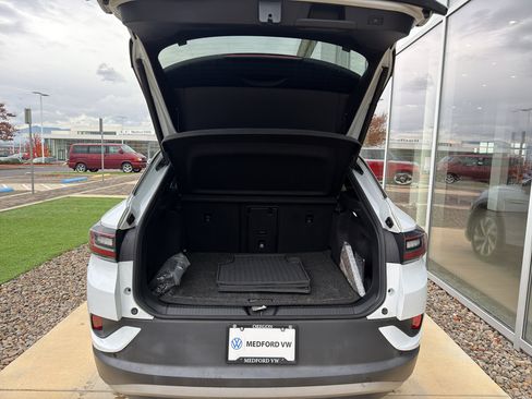 Used 2021 Volkswagen ID.4 Pro S w/ Gradient Package image 8