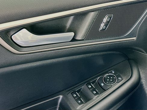 Used 2022 Ford Edge SEL image 15