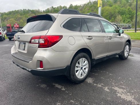 Used 2015 Subaru Outback 2.5i Premium AWD/4WD image 5