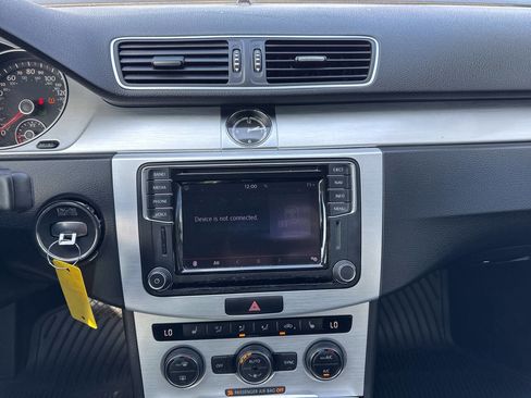 Used 2016 Volkswagen CC Sport image 16