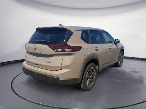 Used 2024 Nissan Rogue SV image 5