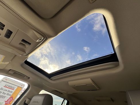 Certified 2019 GMC Yukon XL Denali w/ Denali Ultimate Package image 19