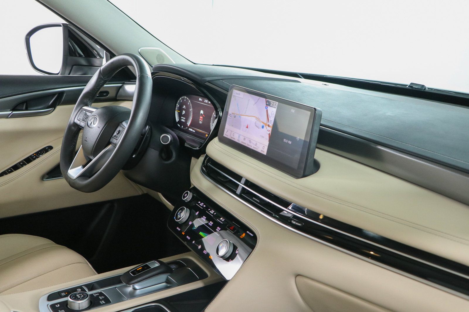 Used 2023 INFINITI QX60 Luxe w/ Performance Audio Package AWD/4WD image 28