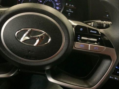 Used 2023 Hyundai Elantra SEL FWD image 19