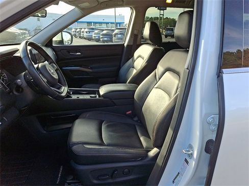 Used 2023 Nissan Pathfinder SL image 14