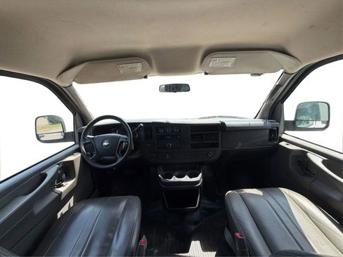 Used 2009 Chevrolet Express 2500 Extended RWD image 24