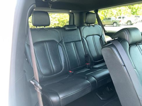 Used 2024 Jeep Wagoneer L Series II w/ Flexible Seating Group AWD/4WD image 28