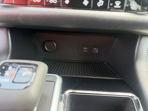 Used 2024 Nissan Pathfinder SV AWD/4WD image 31