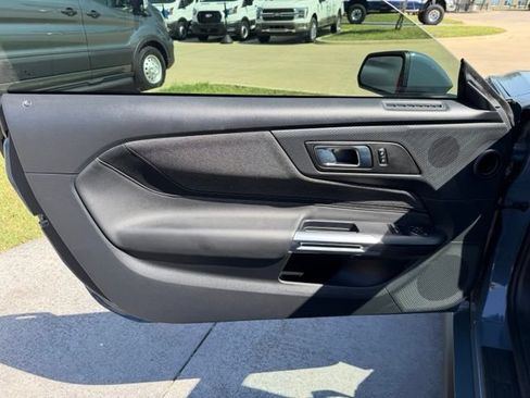 Used 2025 Ford Mustang Coupe RWD image 8