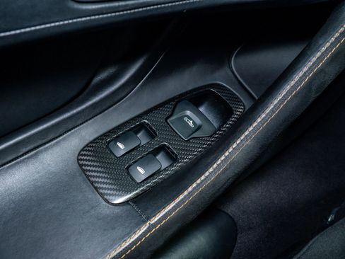 Used 2018 McLaren 570S Spider image 23