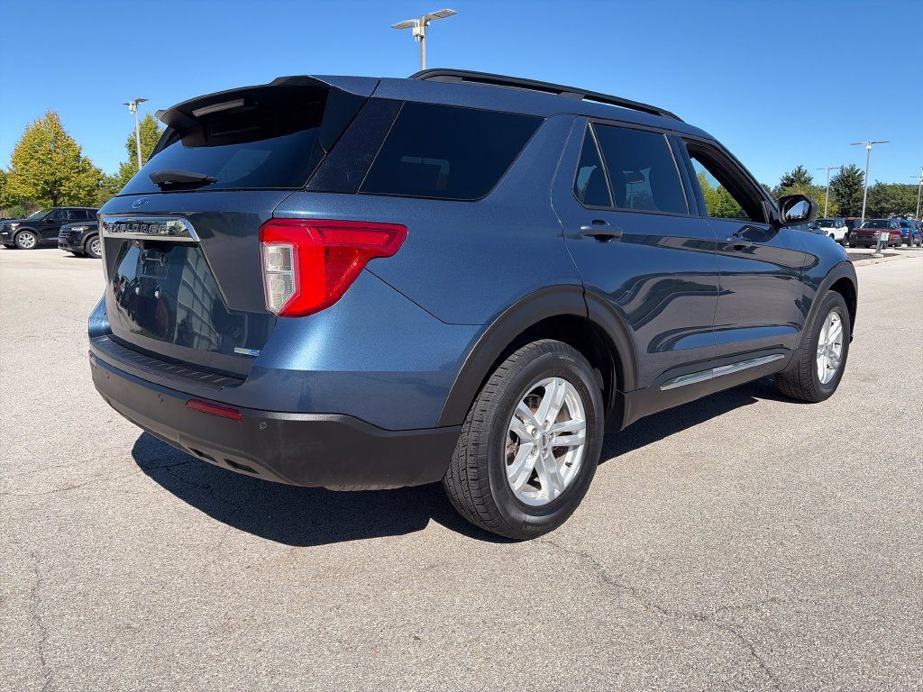 Used 2020 Ford Explorer XLT AWD/4WD image 7
