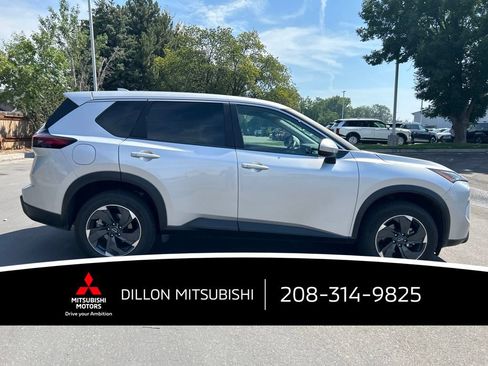 Used 2025 Nissan Rogue SV AWD/4WD image 22