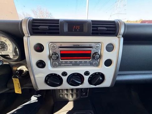 Used 2012 Toyota FJ Cruiser 4WD w/ Convenience Pkg image 12