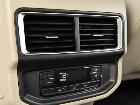 Used 2024 Volkswagen Atlas SE w/ Panoramic Sunroof Package AWD/4WD image 23