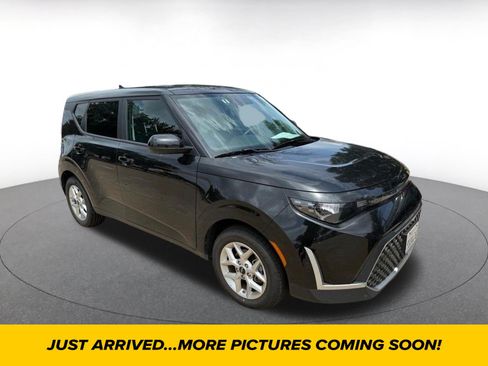 Used 2025 Kia Soul LX w/ LX Technology Package FWD image 1