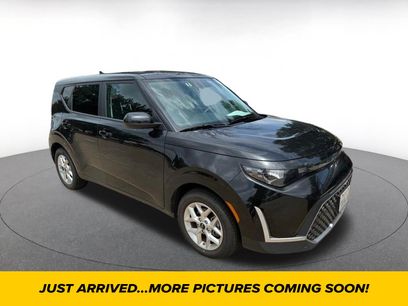 Used 2025 Kia Soul LX w/ LX Technology Package