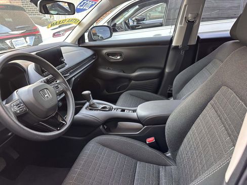 Used 2023 Honda HR-V LX image 11