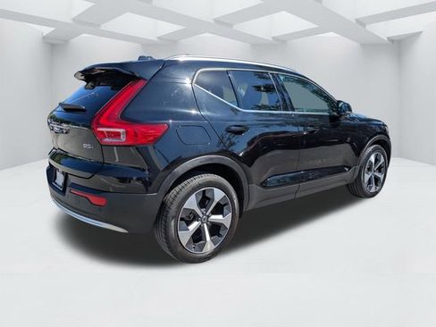 Certified 2023 Volvo XC40 B5 Plus w/ Protection Package Premier AWD/4WD image 5