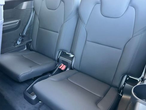 New 2026 Volvo XC90 B5 Core image 14