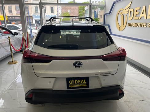 Used 2024 Lexus UX 250h AWD w/ Premium Package image 5