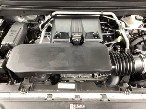 Used 2024 GMC Canyon AT4 w/ Canyon Safety Plus Package AWD/4WD image 34