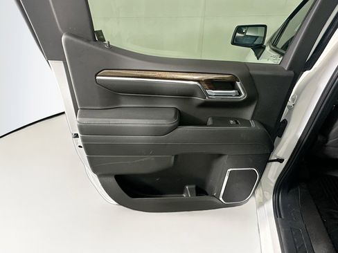 Used 2024 GMC Sierra 1500 Elevation image 26