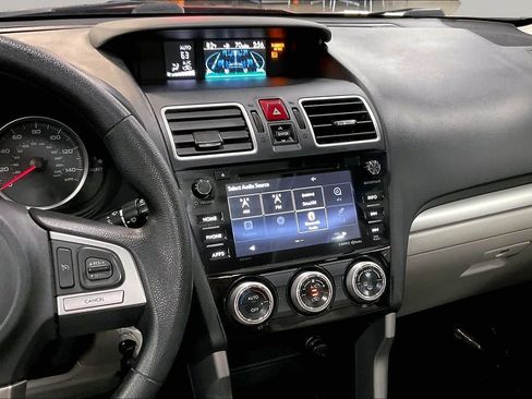 Used 2017 Subaru Forester 2.5i Premium AWD/4WD image 7