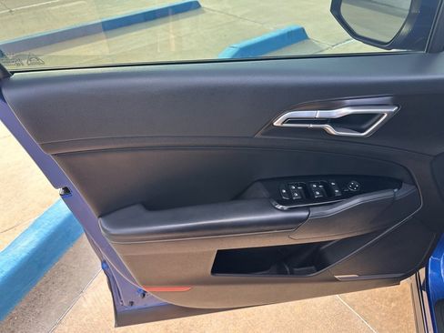Used 2023 Kia Sportage EX image 6