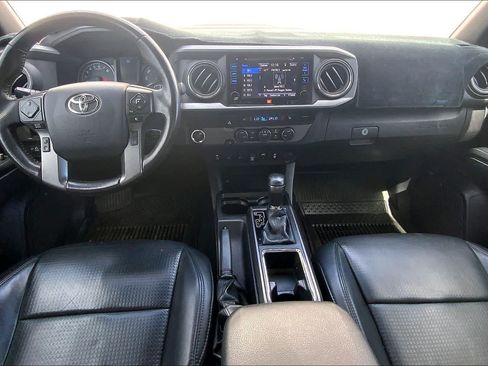 Used 2019 Toyota Tacoma 2WD Double Cab image 10