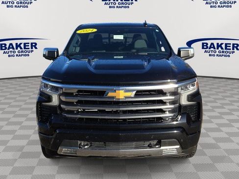 Used 2024 Chevrolet Silverado 1500 High Country image 2