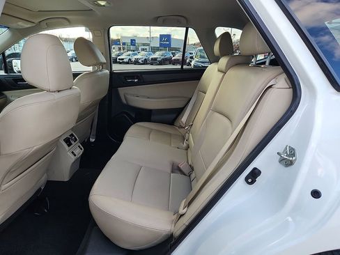 Used 2018 Subaru Outback 2.5i Limited image 6
