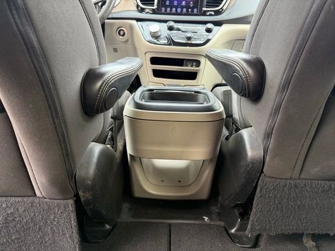 Used 2017 Chrysler Pacifica Touring Plus image 30