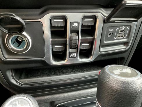 Used 2023 Jeep Wrangler Unlimited w/ Cold Weather Group AWD/4WD image 16