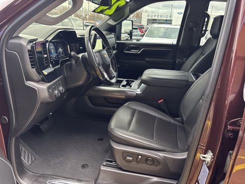 Used 2024 Chevrolet Silverado 2500 LTZ w/ LTZ Convenience Package image 18