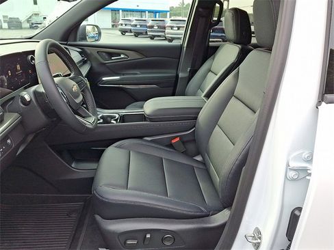 New 2026 Chevrolet Traverse LT w/ Sun and Wheel Package image 11